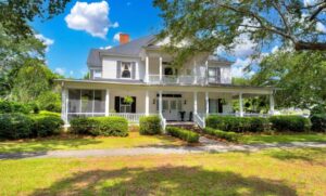 4,000 square feet! Circa 1866 in South Carolina. $265,000