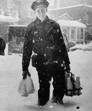 The Forgotten Hero: A Milkman’s Dedication Through the Blizzard of 1947