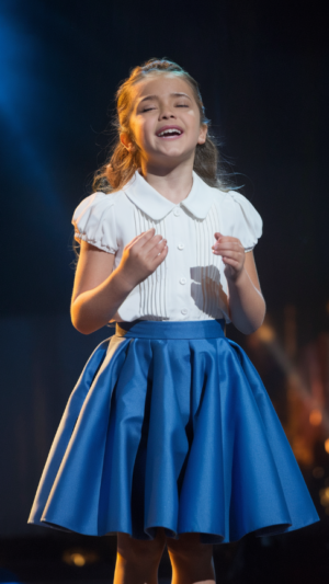 The moment she opened her mouth, Simon Cowell dropped to his knees, chanting like never before, leaving the entire audience gasping in disbelief! The judges were shocked, the crowd went wild, and the internet cant stop talking about it! Watch the mind blowing performance that changed AGT history