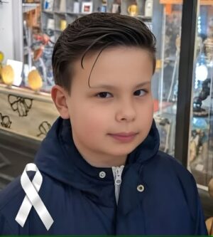 The boy went to bed to rest, suddenly called his mother for help