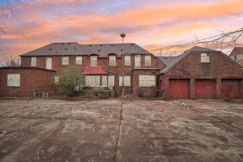 WoW!!! Unbelievable opportunity! $259,900 | Stately Mansion with Grand Staircase in Detroit