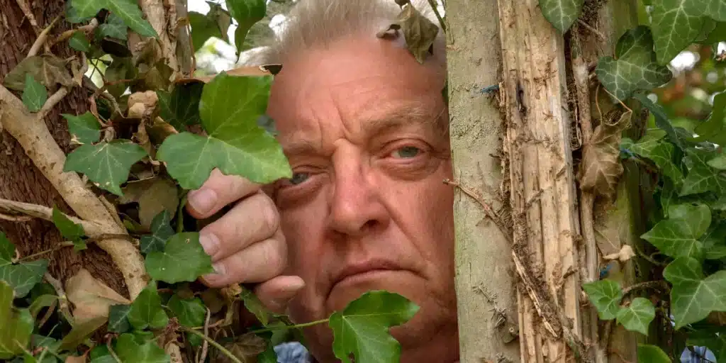 Neighbor Left Me a Note about My Wife – What I Discovered Left Me Flabbergasted