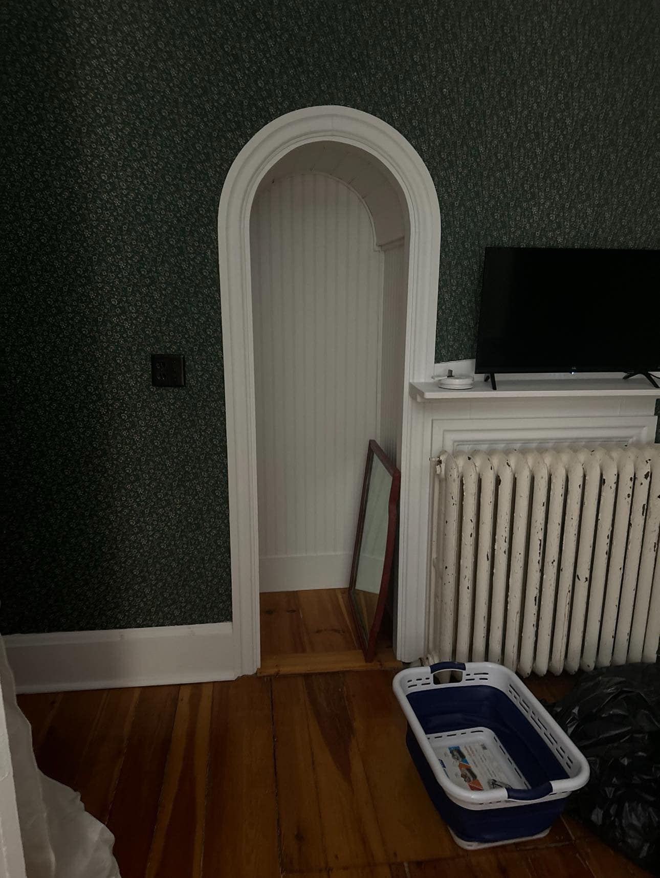 We Just Moved Into Our Late 1800s House in Coastal Maine and This Is in the Primary Bedroom. Any Idea What It Might Be?