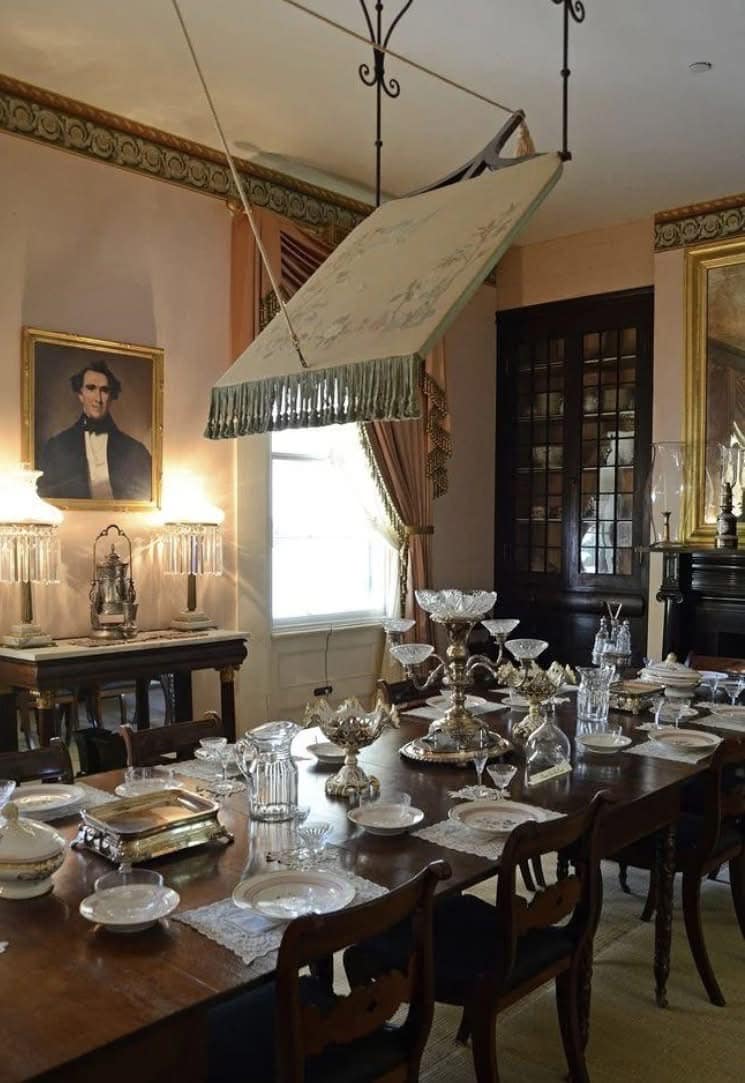 Not a Ghost, Not a Chandelier: What’s That Thing Hanging from the Ceiling in 1700s Plantation Houses?
