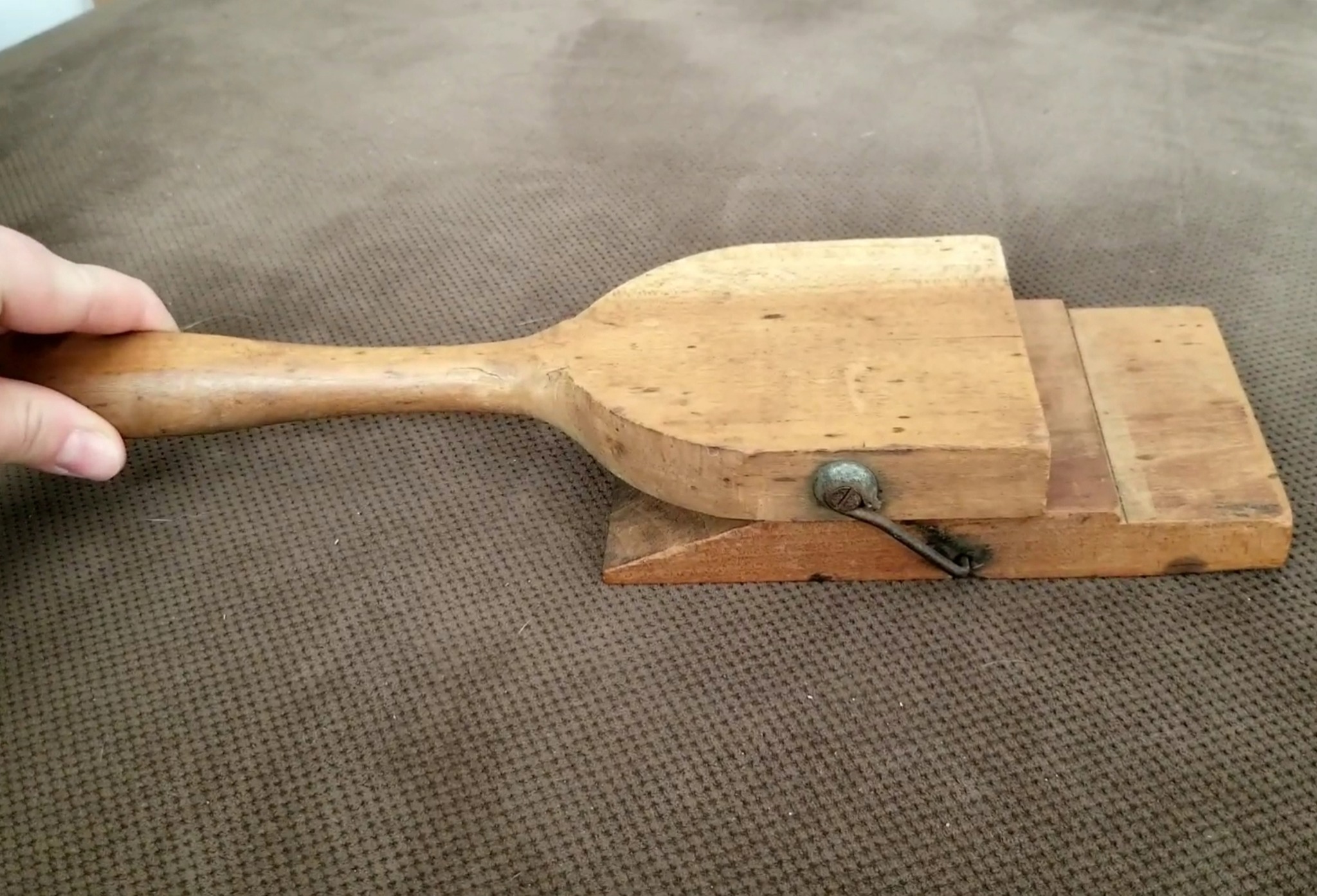 My MIL has had this thing for years and no one in the family can figure out what it is. Looks like it was mounted on the wall or something at one point. Any ideas?