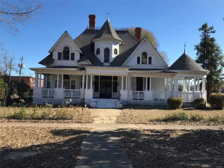 7,887 Sq Ft George Barber Designed Victorian Mansion Lists For Just $129,900! See Inside!
