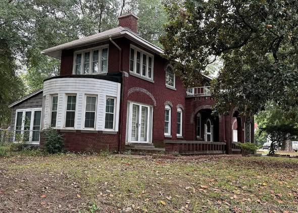 Unique staircase! Circa 1900 in Oklahoma. $250,000